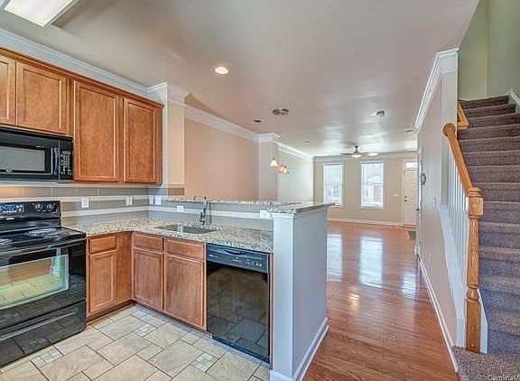 5th image of 1205 Assembly St #211