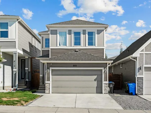 809 S Seton Cir SE, Calgary, AB T3M 3C4