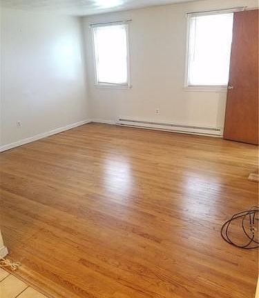5th image of 96 Jefferson Ave