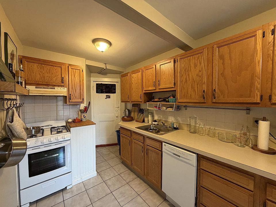 1st image of 5-7 Craigie Cir