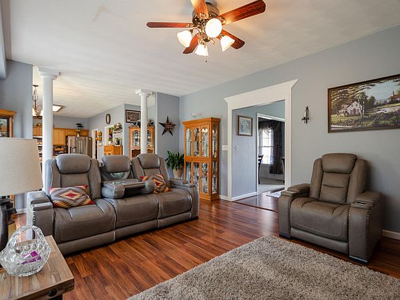 2nd image of 2826 Chateau Ct