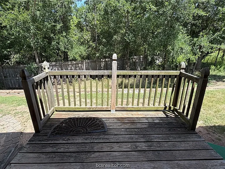 1102 Crested Point Ct — Photo 21