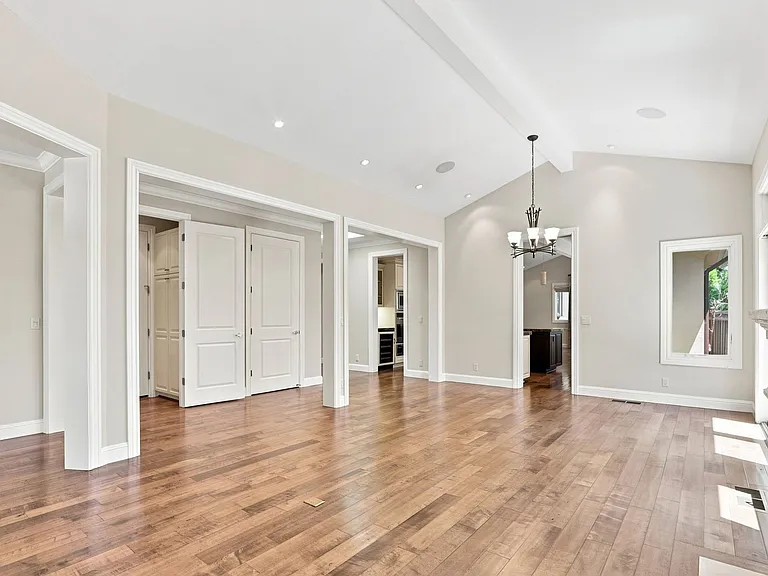 16771 Frank Ave — Photo 5