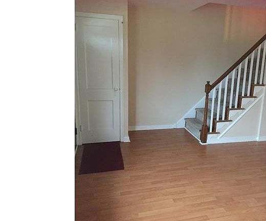 2nd image of 6360 Glenloch St