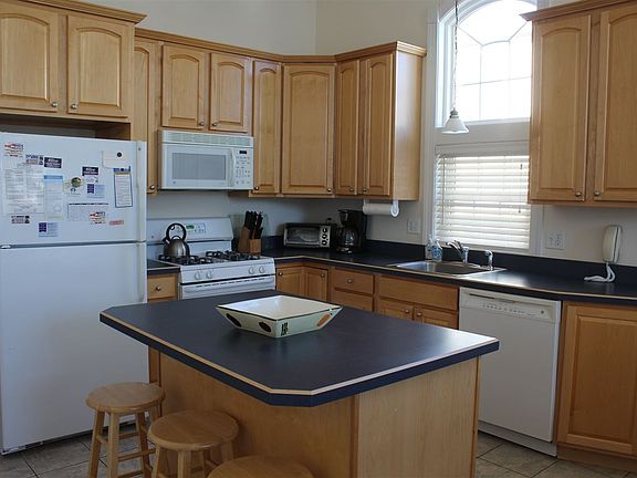 3rd image of 126 56th St #West