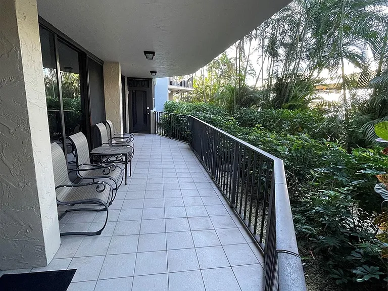 859 Jeffery St #1040 — Photo 34
