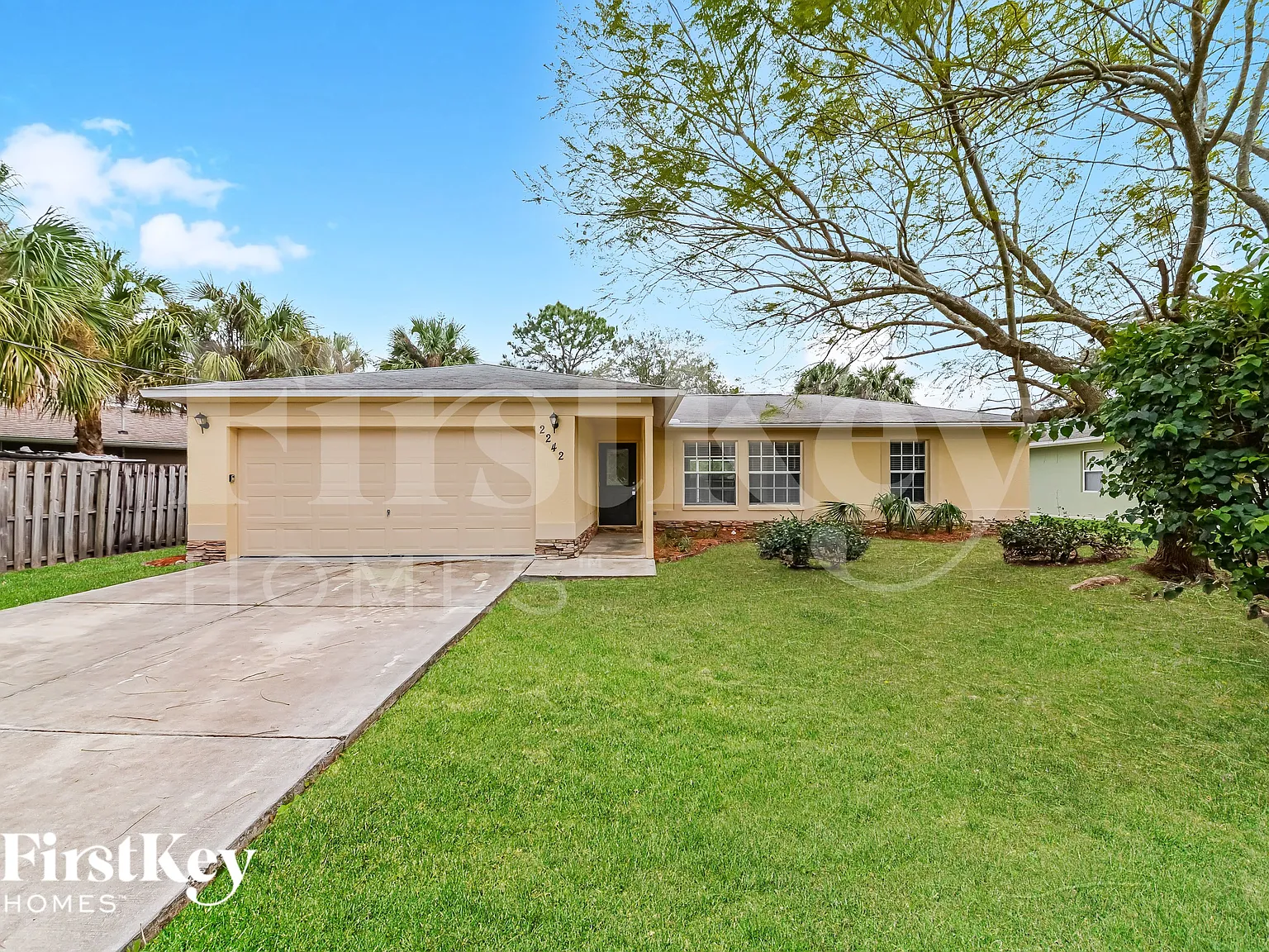 3 bed, 2.0 bath, 1212 sqft, $1,715 — Photo 1