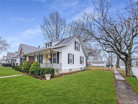 3rd image of 300 Bellaire Ave