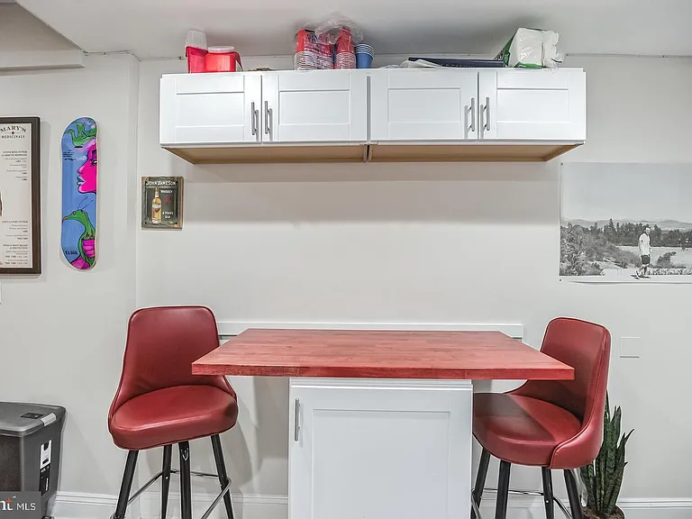 1814 E Albert St — Photo 12