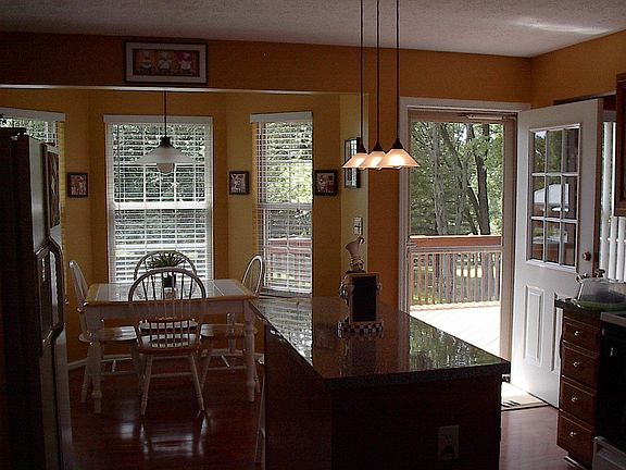 Kitchen/Breakfast Nook