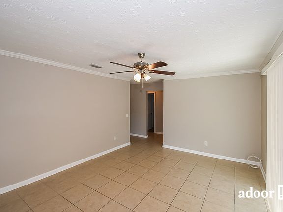 5th image of 6137 Hill View Ct