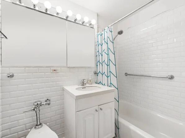45 West 54th Street 3CD image 12 of 13