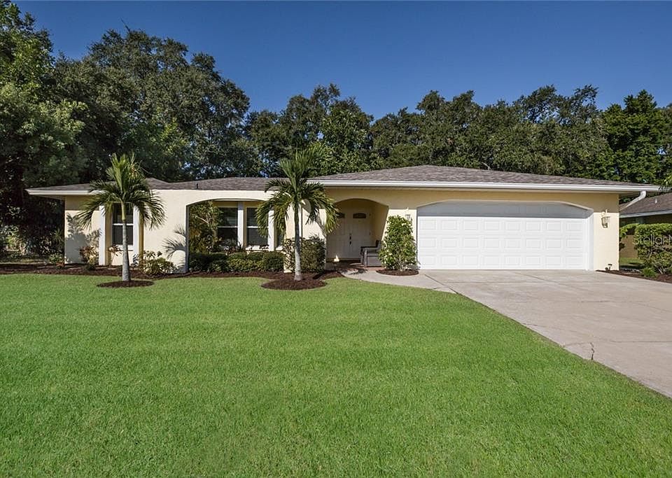 1st image of 235 Mimosa Cir
