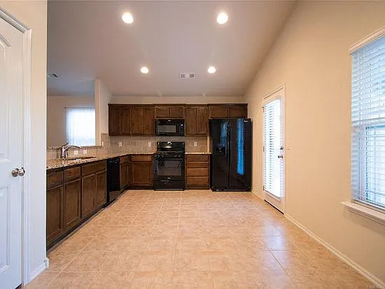 10427 S James St — Photo 19