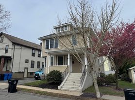 10-12 Chestnut St, Belmont, MA