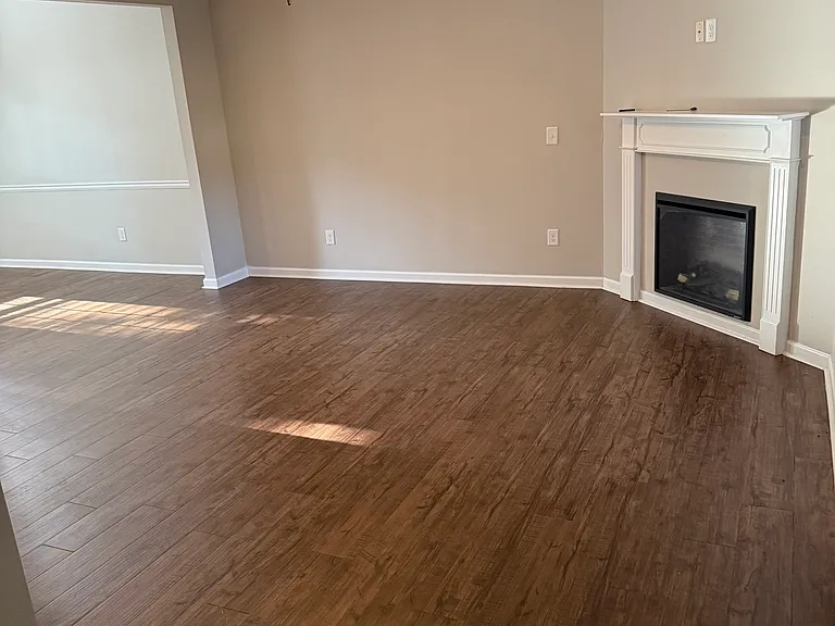 241 Coral Cir — Photo 6