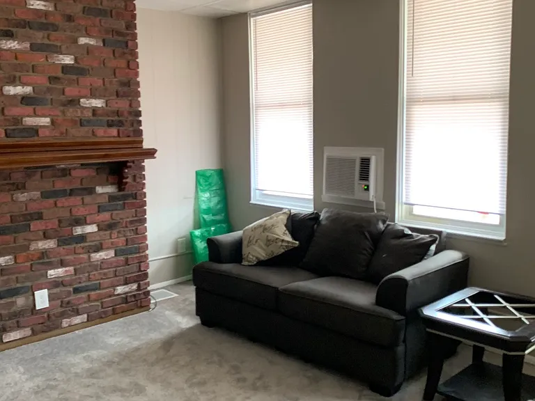 2422 Sidney St — Photo 4