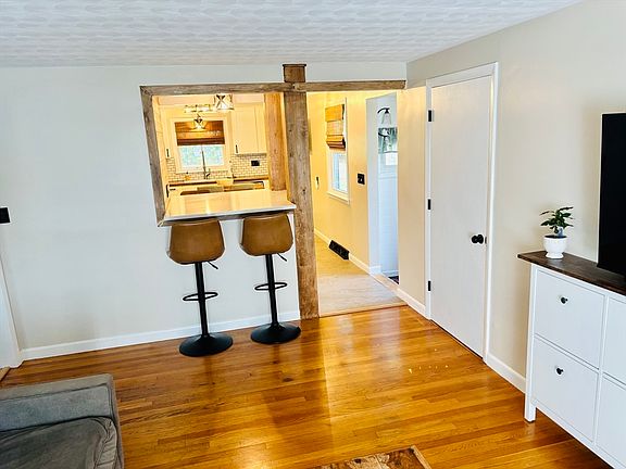 3rd image of 75 Park Rd