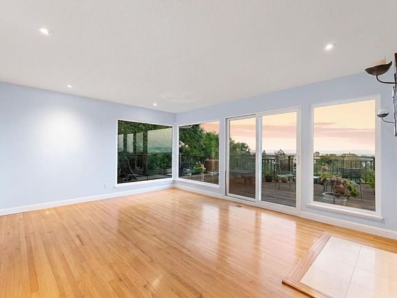 5th image of 3615 Country Club Dr