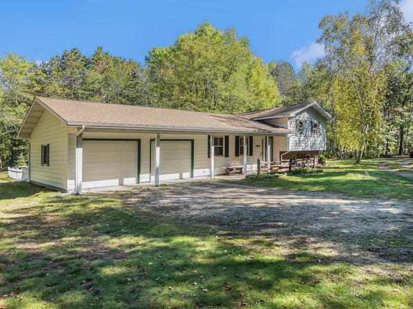 85 N Baldwin Ave, White Cloud, MI 49349