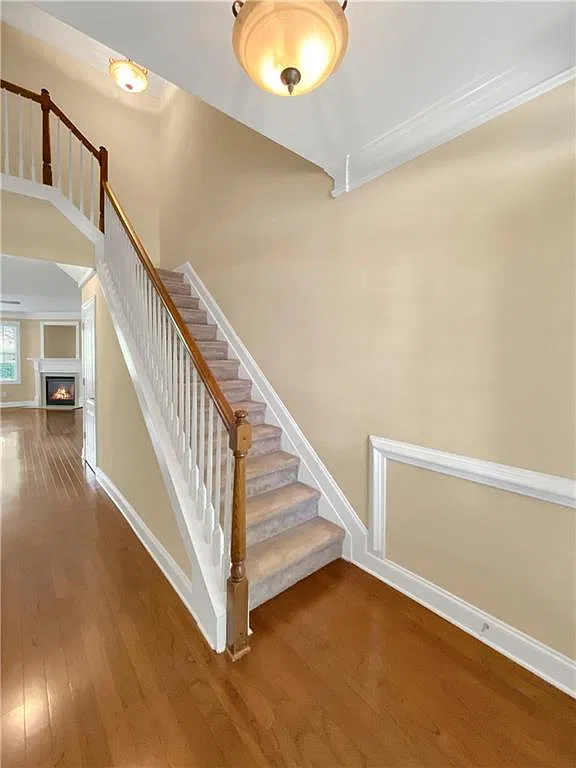 3 bed, 2.5 bath, 1947 sqft, $2,200 — Photo 3