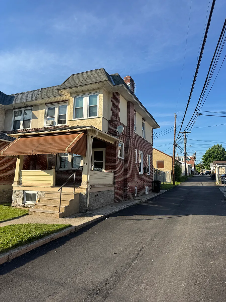 Building Photo - 313 W Sterigere St