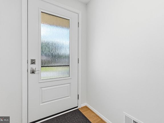 3rd image of 4111 Blackpool Rd