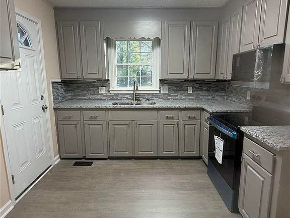 4th image of 702 Crinoline Ct