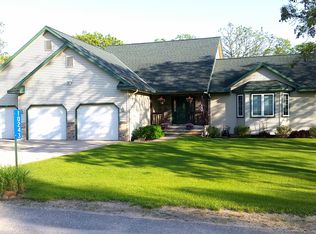 10243 Agassi Dr, Sauk Centre, MN 56378
