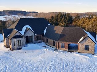 9042 Side Road 10 Rd, Erin, ON L7J2L8