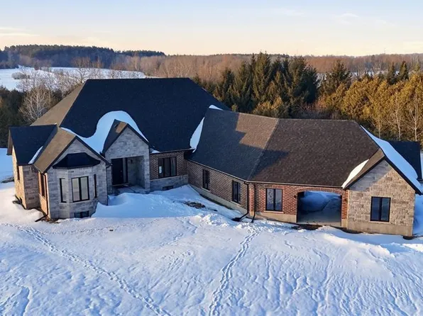 9042 Side Road 10 Rd, Erin, ON L7J 2L8