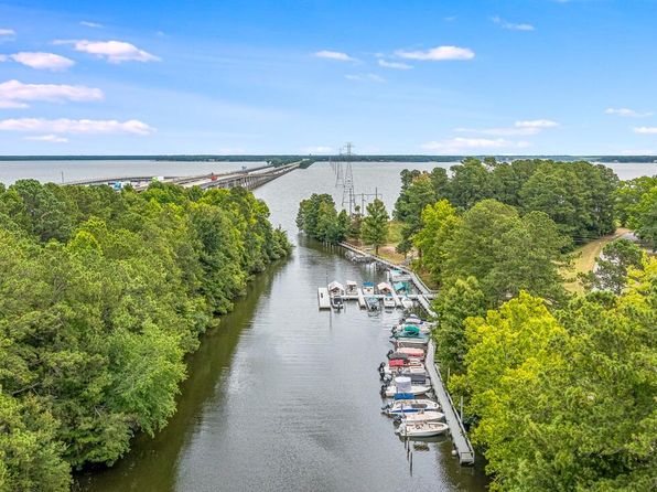 329 Santee Dr, Santee, SC 29142