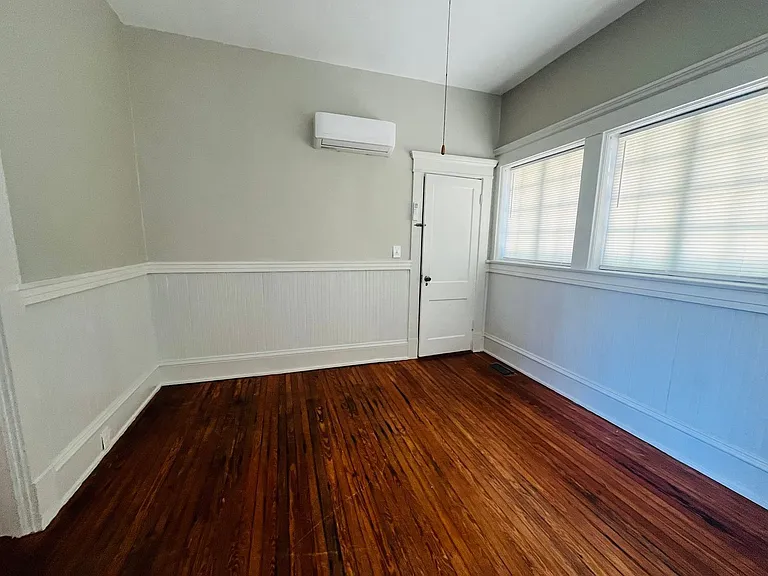 2585 Napier Ave #B — Photo 4