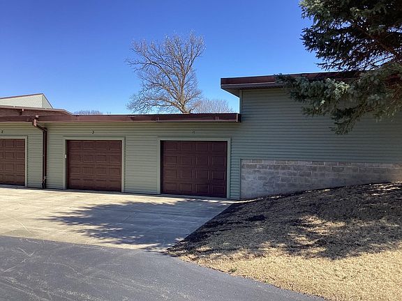 2nd image of 808 Lake Chapeau Dr APT 103