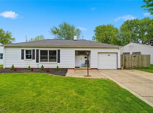 6545 Aylesworth Dr, Parma Heights, OH 44130