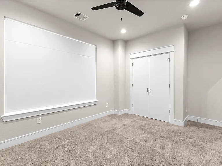 2511 Des Chaumes St — Photo 12