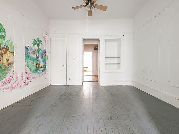 4th image of 587 Lexington Ave #A