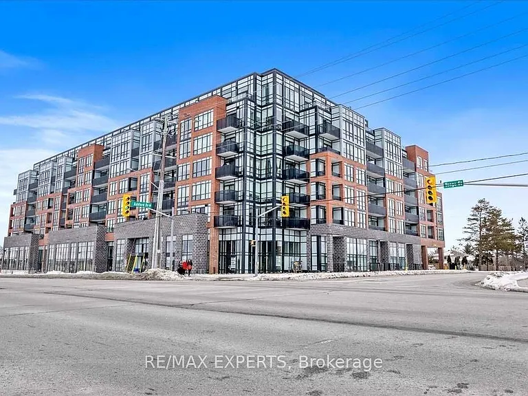 681 Yonge St #527 — Photo 1