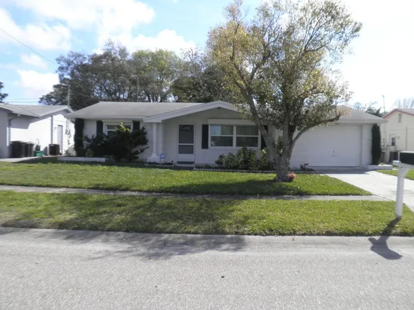 1648 Paragon Pl, Holiday, FL 34690