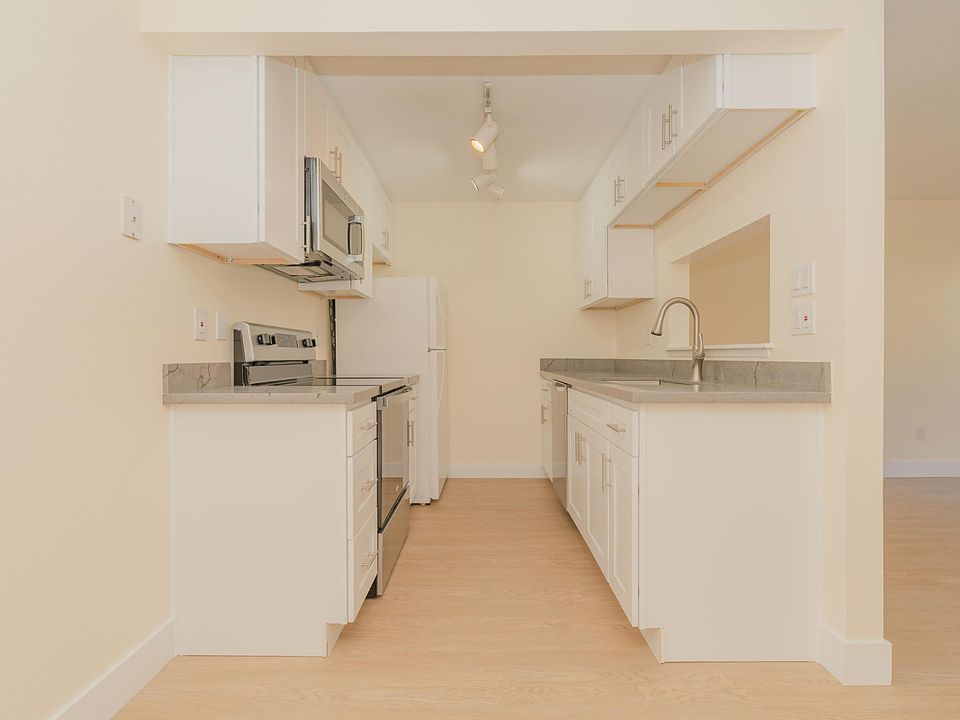 1st image of 14200 NE 171st St Unit F102