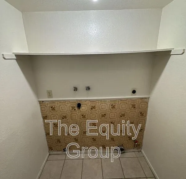 3525 S County Center Dr — Photo 11