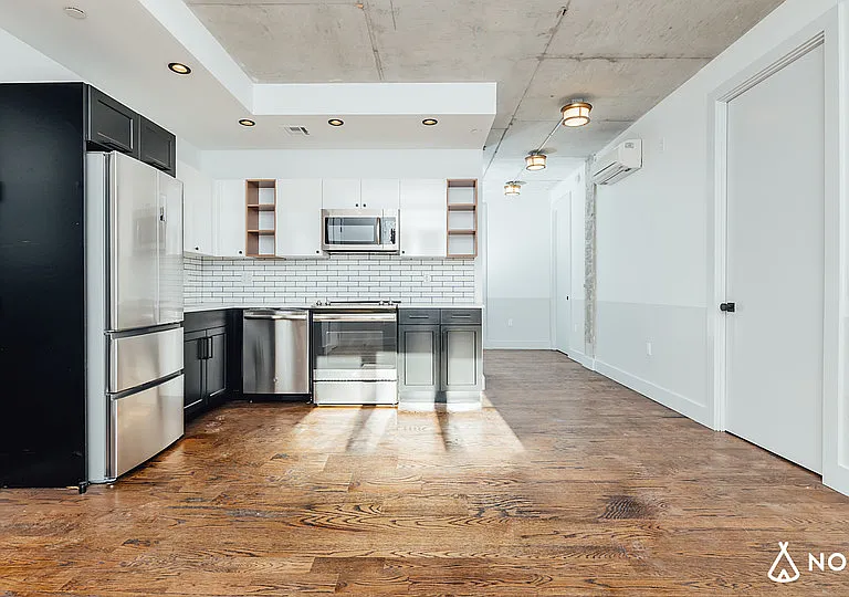 31-19 37th Ave #3G — Photo 4