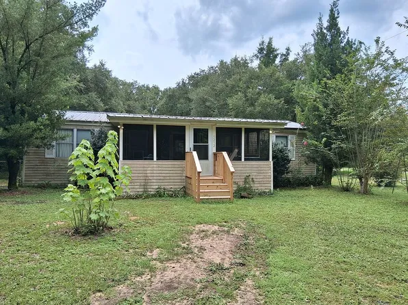 5252 Peacock Dr, Milton, FL 32570