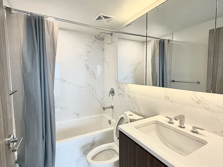27 McMahon Dr #2203 — Photo 15