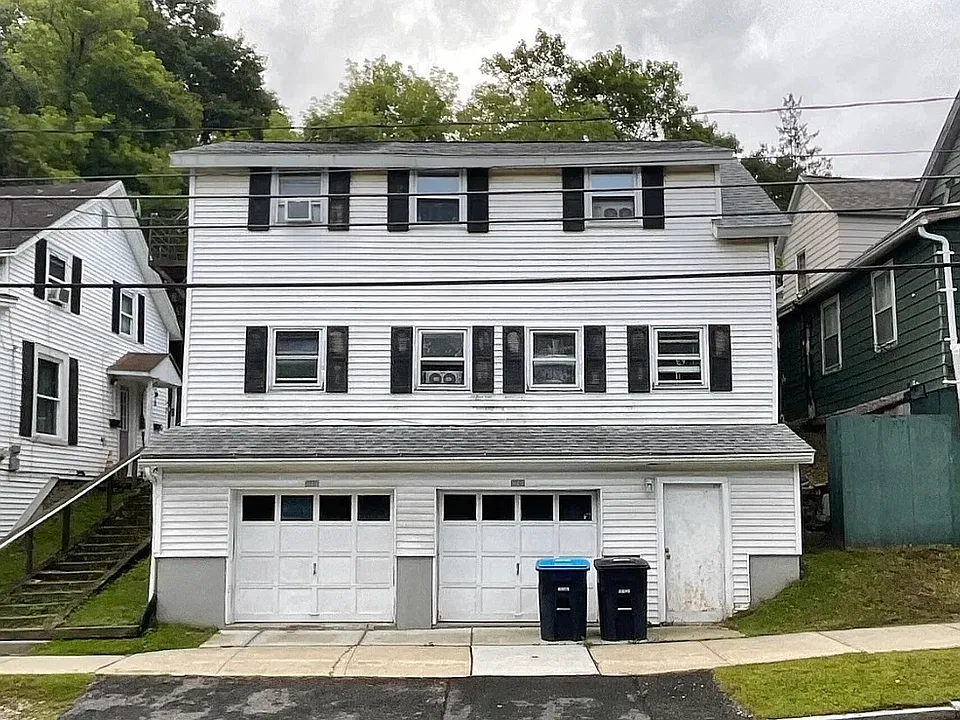 180 Center St #164A