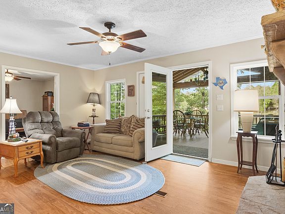 5th image of 229 Camellia Ct
