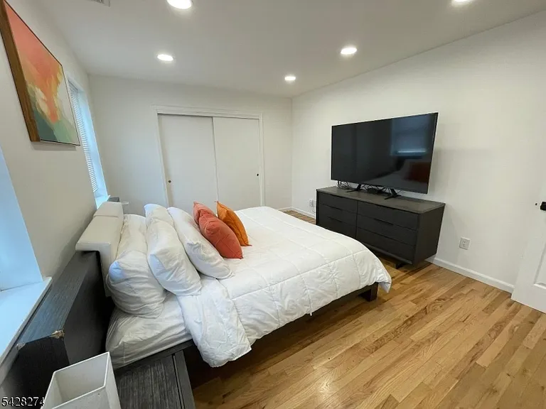 40-44 Rome St #6 — Photo 8