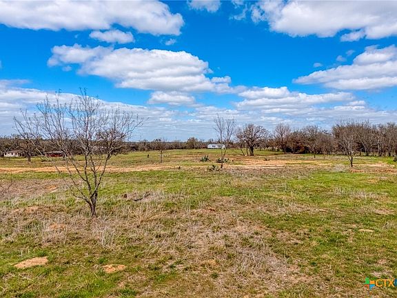 4th image of 839 Smith Rd