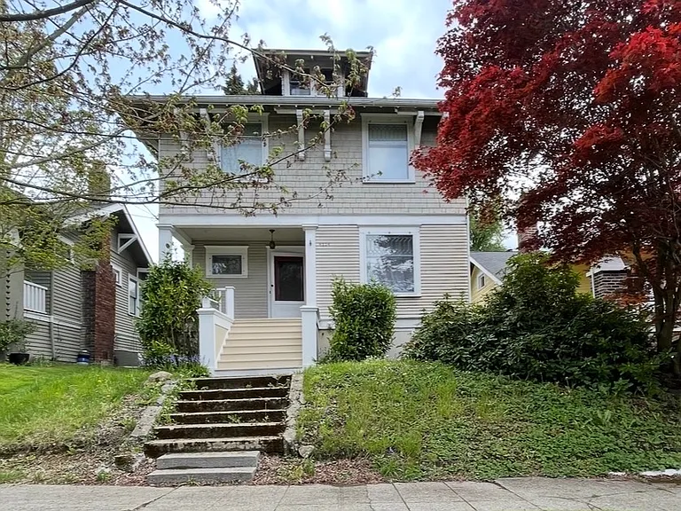 4534 Thackeray Pl NE — Photo 1