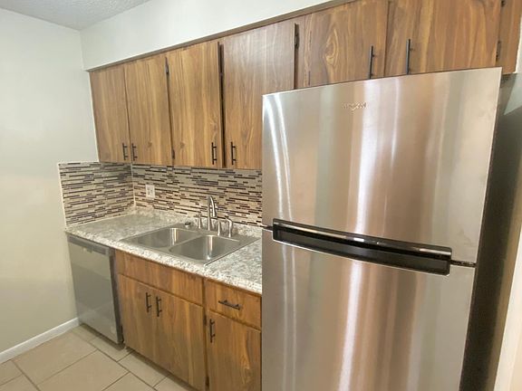 2nd image of 5141 SE 29th St #D